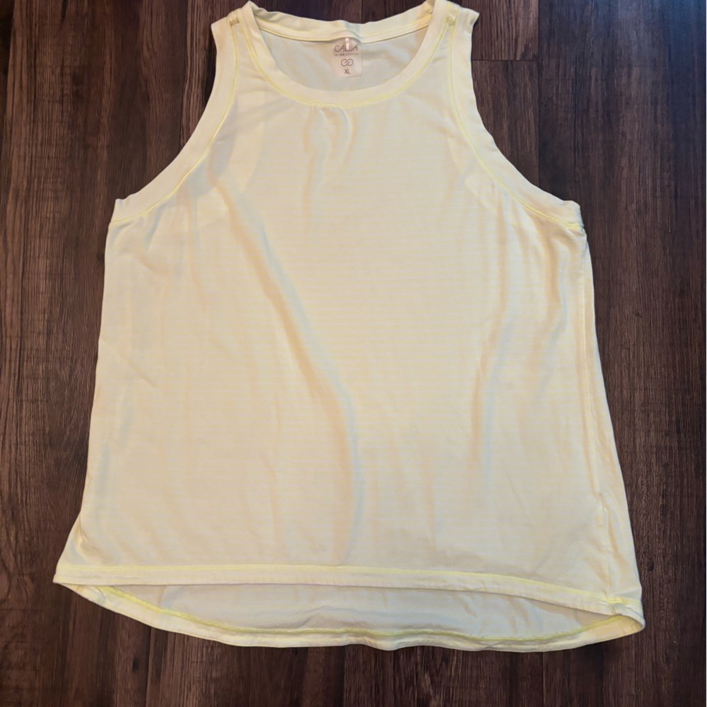 GUC Calia Tank. Size XL
